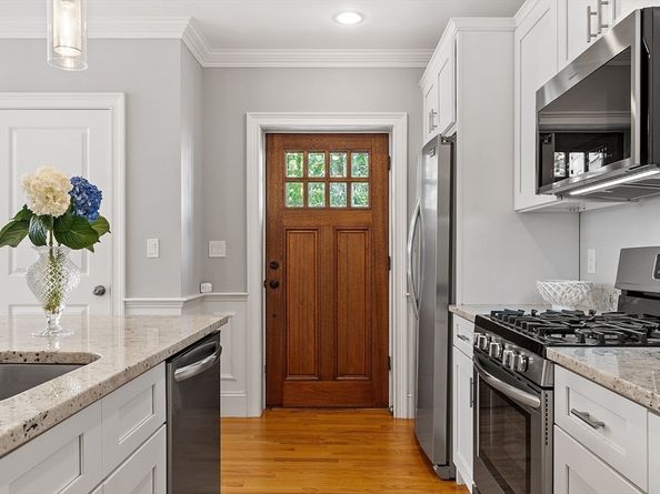 41 Washington B, Newburyport MA 01950