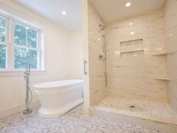 8 Bellmore Road, Framingham MA 01702