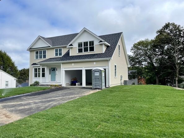 8 Bellmore Road, Framingham MA 01702