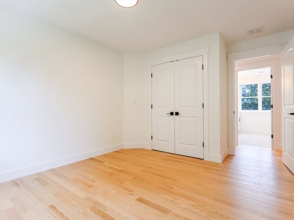 8 Bellmore Road, Framingham MA 01702