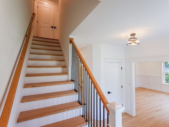 8 Bellmore Road, Framingham MA 01702