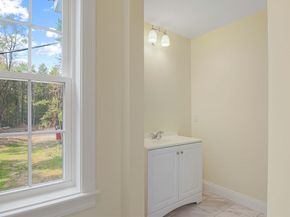 14 Welch Ave B, Rutland MA 01543