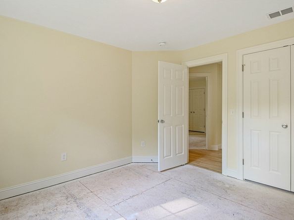 14 Welch Ave B, Rutland MA 01543