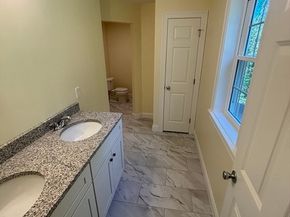 14 Welch Ave B, Rutland MA 01543