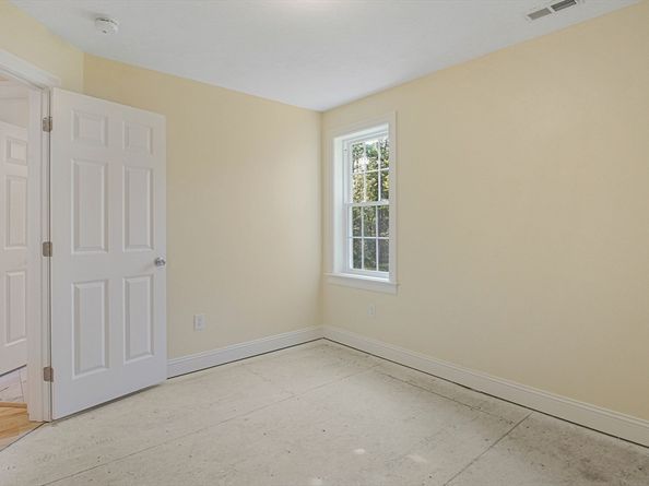 14 Welch Ave B, Rutland MA 01543
