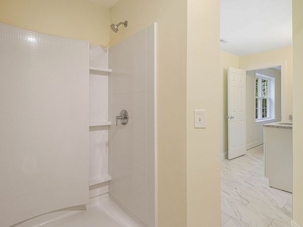 14 Welch Ave B, Rutland MA 01543