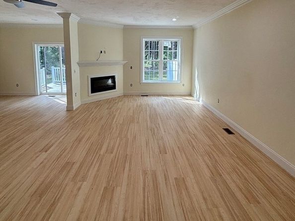 14 Welch Ave B, Rutland MA 01543