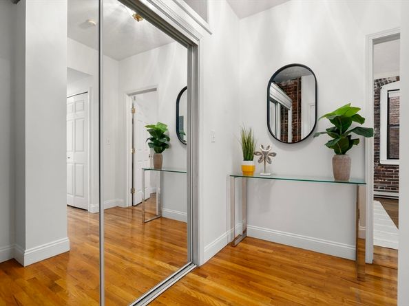 13 Thacher St 2, Boston MA 02113