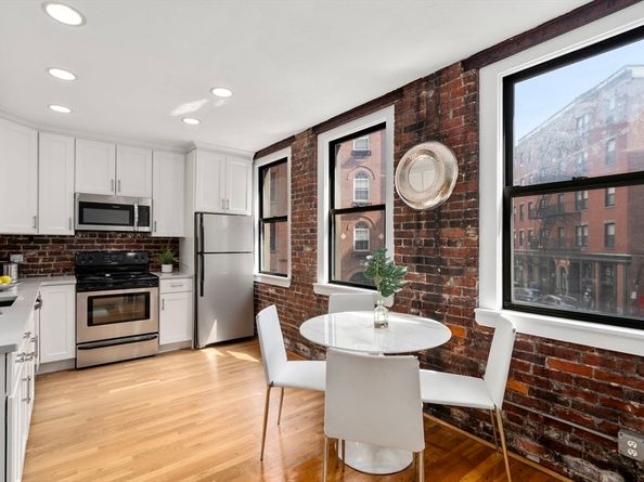 13 Thacher St 2, Boston MA 02113