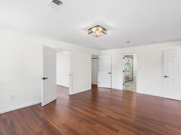 16 Shipley Cir, Westford MA 01886