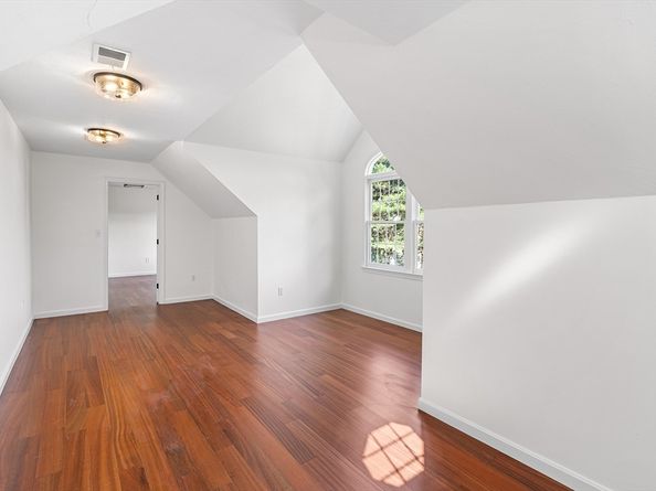 16 Shipley Cir, Westford MA 01886
