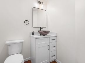 16 Shipley Cir, Westford MA 01886