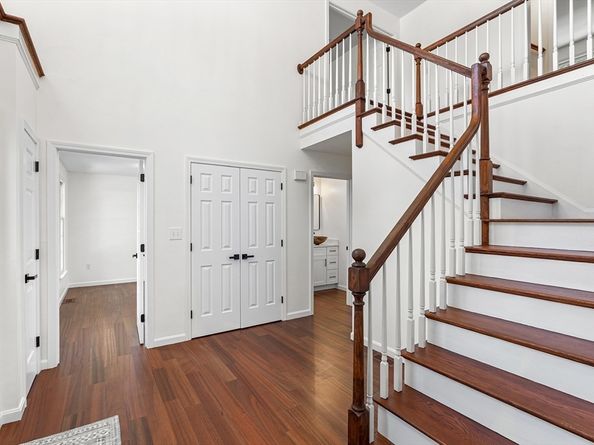 16 Shipley Cir, Westford MA 01886