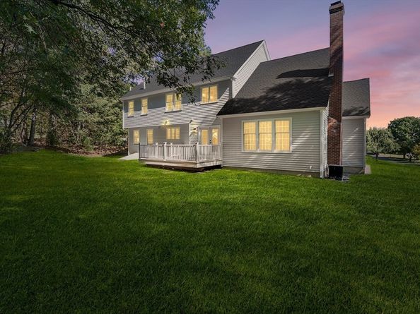 16 Shipley Cir, Westford MA 01886