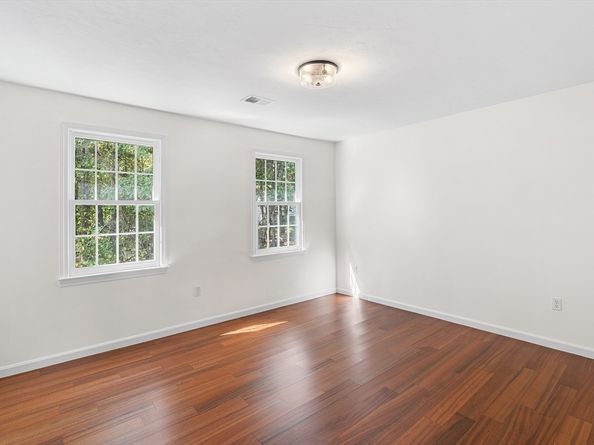 16 Shipley Cir, Westford MA 01886
