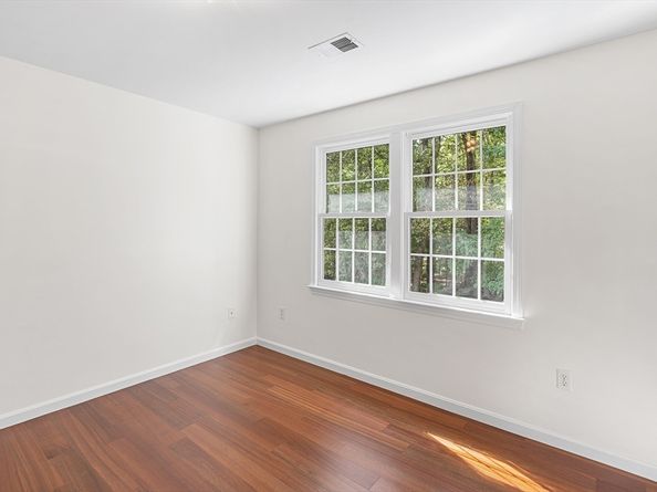 16 Shipley Cir, Westford MA 01886