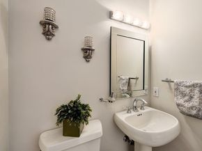10 Haymeadow Rd, Boxford MA 01921
