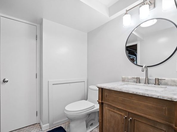 2 Lodge Rd, Natick MA 01760