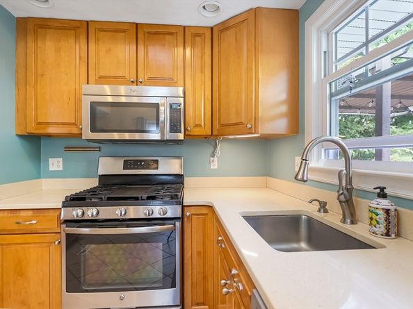 31 Harjean Rd, Billerica MA 01821