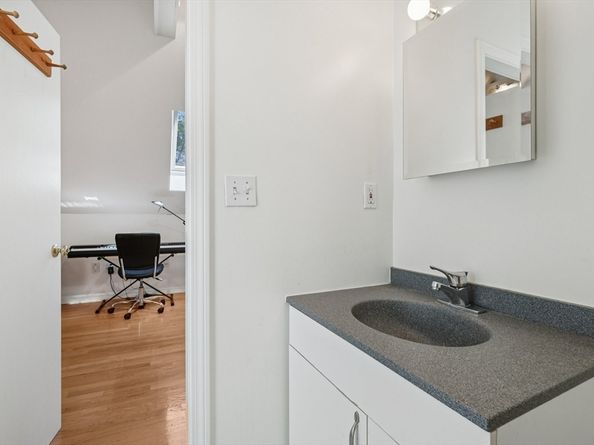 45 S Shaker Rd, Harvard MA 01451