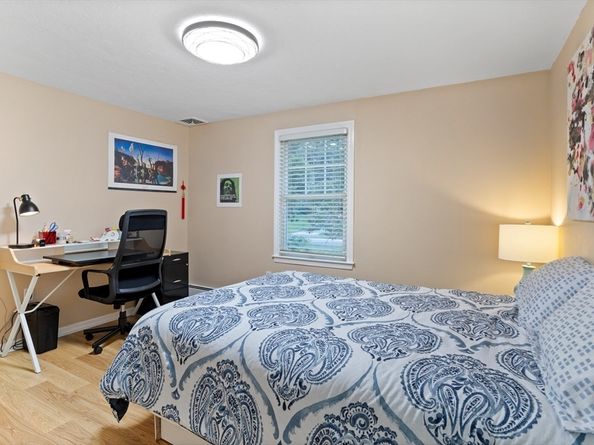 38 Robin Road, Norfolk MA 02056