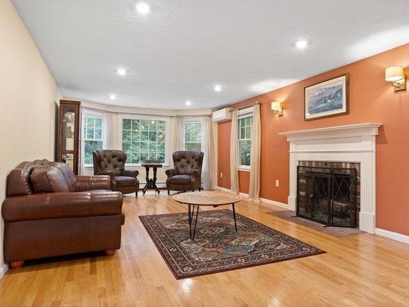 38 Robin Road, Norfolk MA 02056