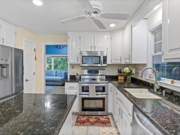 38 Robin Road, Norfolk MA 02056