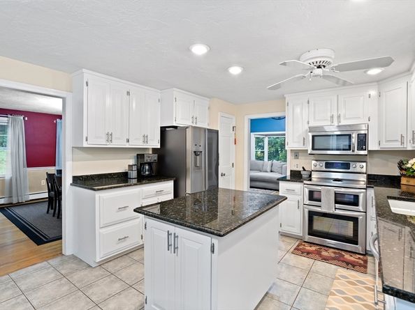 38 Robin Road, Norfolk MA 02056
