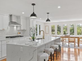 332 North Rd, Bedford MA 01730