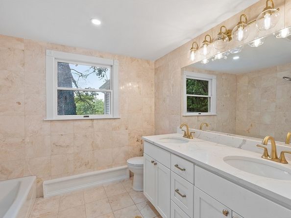 332 North Rd, Bedford MA 01730