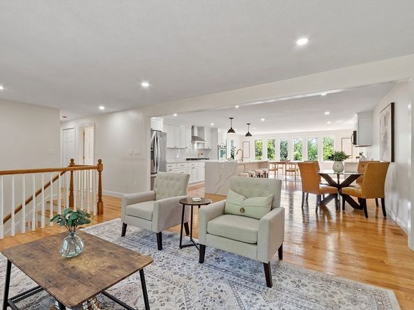 332 North Rd, Bedford MA 01730