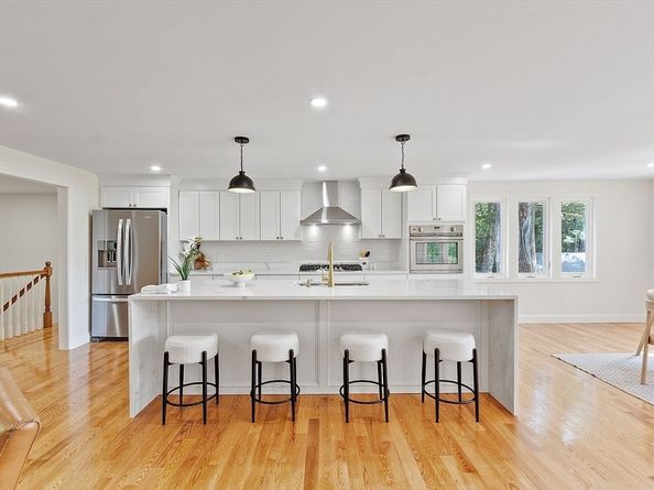 332 North Rd, Bedford MA 01730
