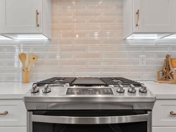 375 Hyde Park Avenue 3, Boston MA 02131