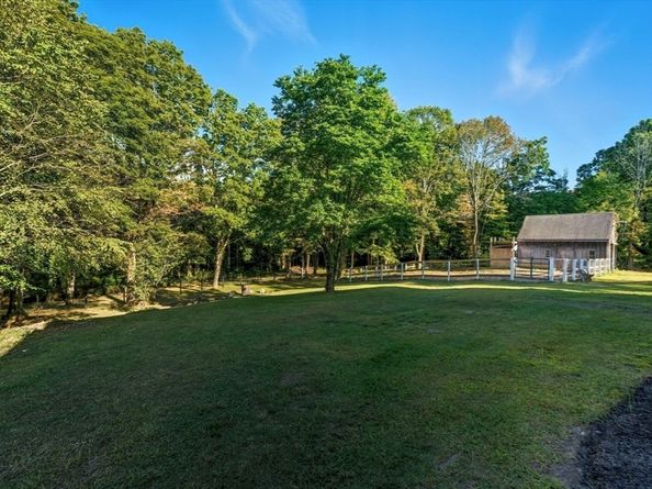 57 Upper Gore Rd, Webster MA 01570