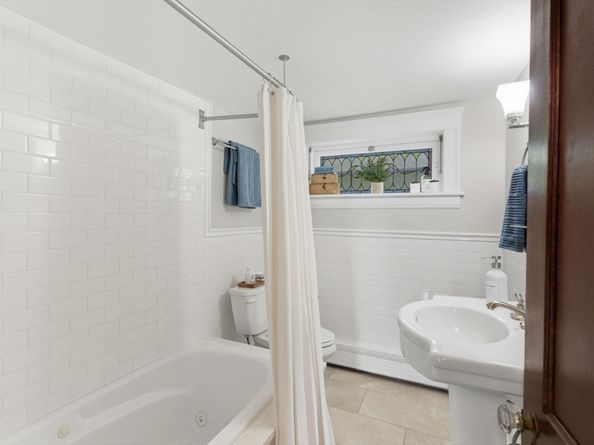 57 Upper Gore Rd, Webster MA 01570