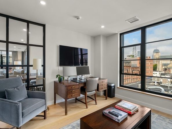 76 Wareham St 5D, Boston MA 02118