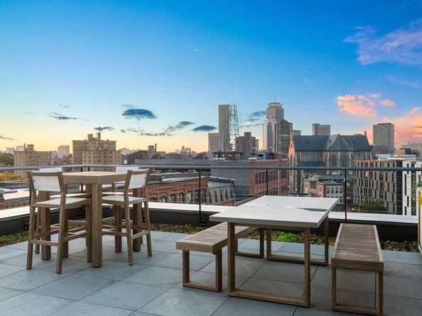 76 Wareham St 5D, Boston MA 02118