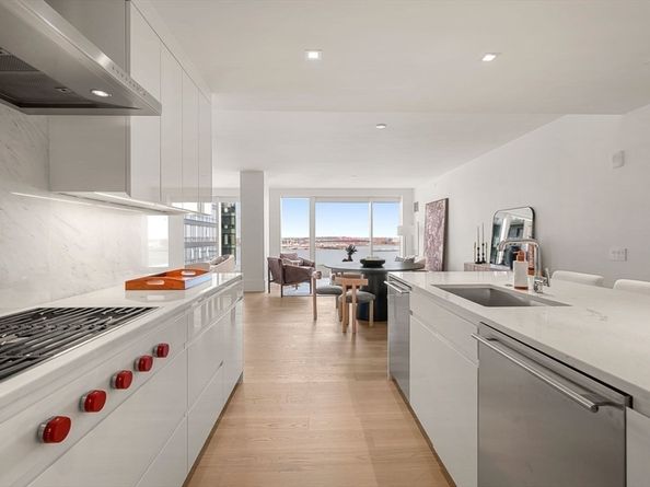 150 Seaport Boulevard 15CD, Boston MA 02210