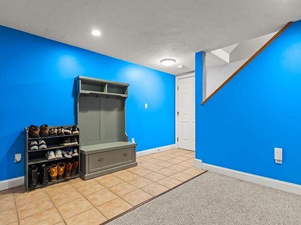 35 Stockbridge Rd, Bridgewater MA 02324