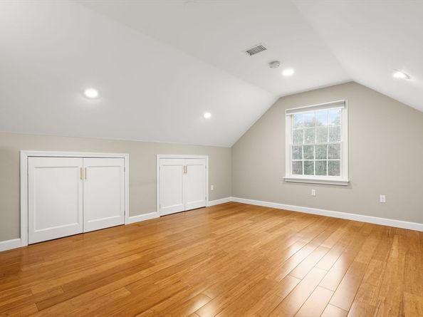 35 Stockbridge Rd, Bridgewater MA 02324