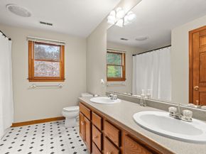 35 Stockbridge Rd, Bridgewater MA 02324