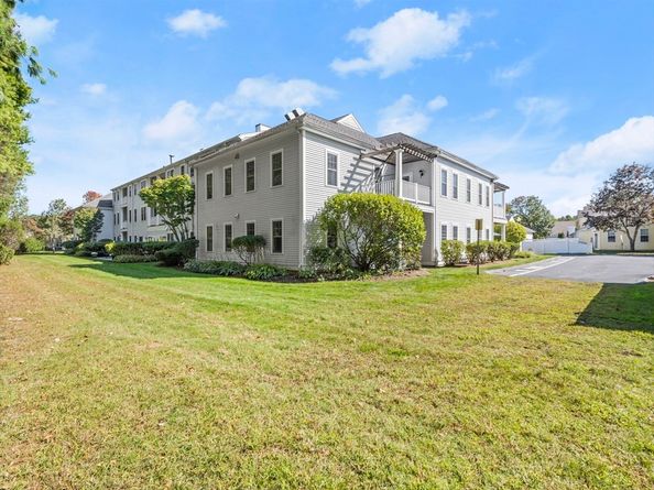 27 Hartland Way 309, Acton MA 01720
