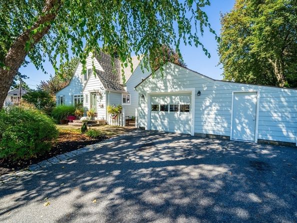 44 Simonds Rd, Lexington MA 02420