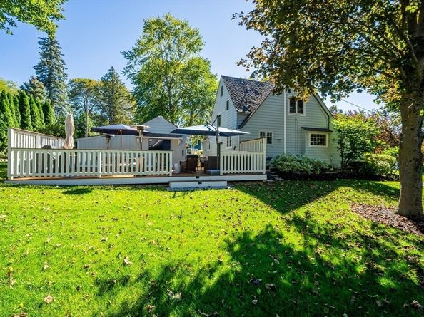 44 Simonds Rd, Lexington MA 02420