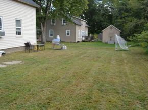 4 First St, Sutton MA 01590