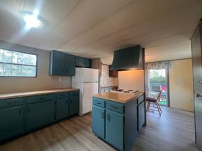 28 Washington Park, Carver MA 02330