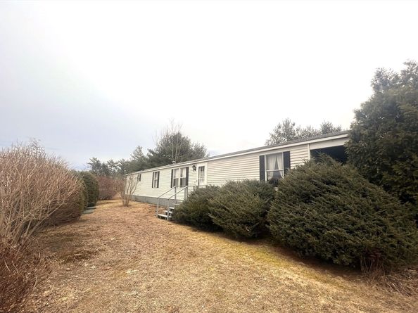28 Washington Park, Carver MA 02330
