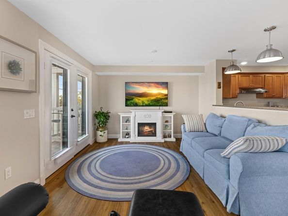 216 Water St 101B, Plymouth MA 02360