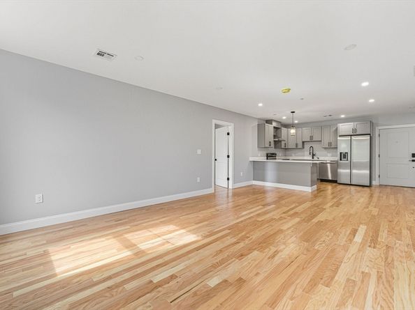 585 Washington St model, Quincy MA 02169