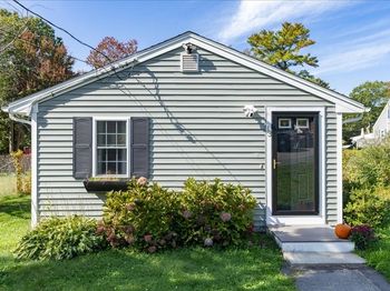 13 Mayflower Rd